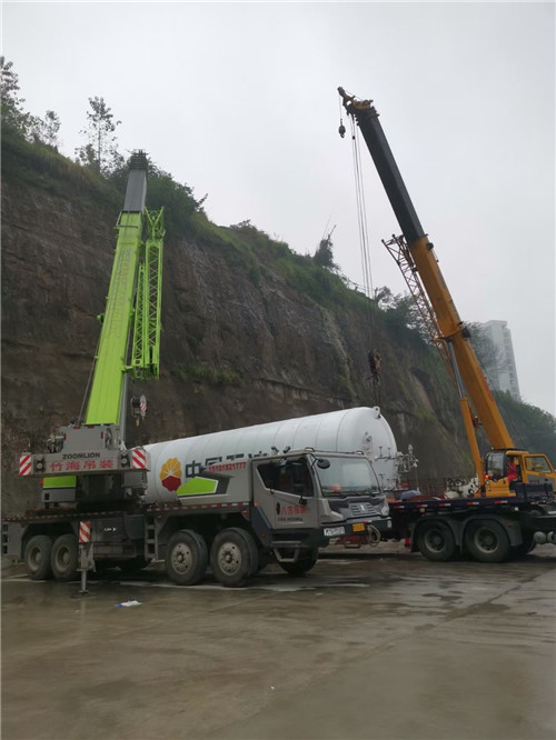 清远市“不怕风雨冻”—— 吊车的 “恶劣环境适应” 技术